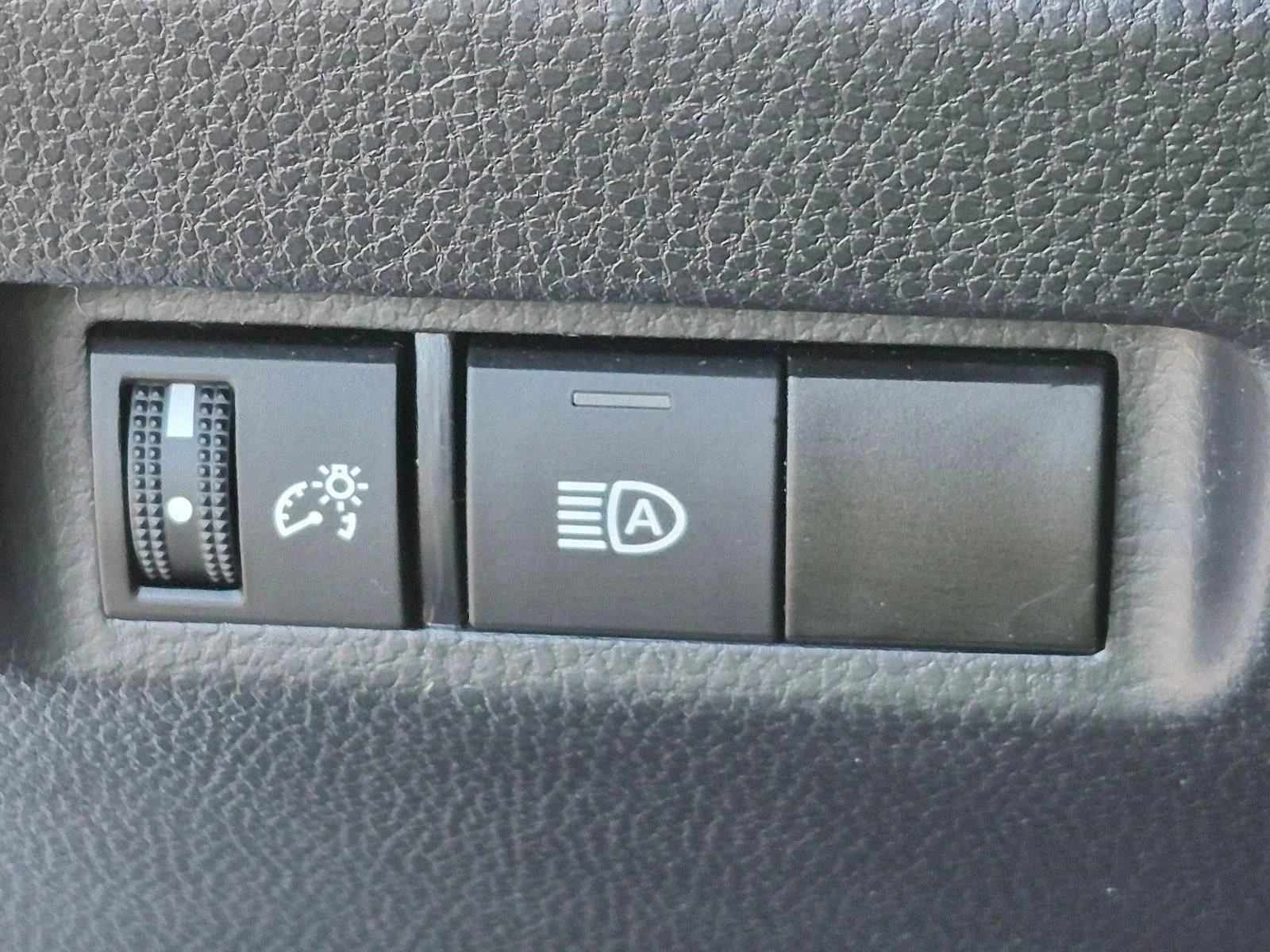 Used 2024 Ice Cap/Midnight Black Metallic Toyota Hybrid Woodland image 13