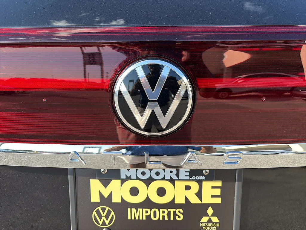 New 2026 Deep Black Pearl Volkswagen 2.0T SEL Premium R-Line 4MOTION image 11