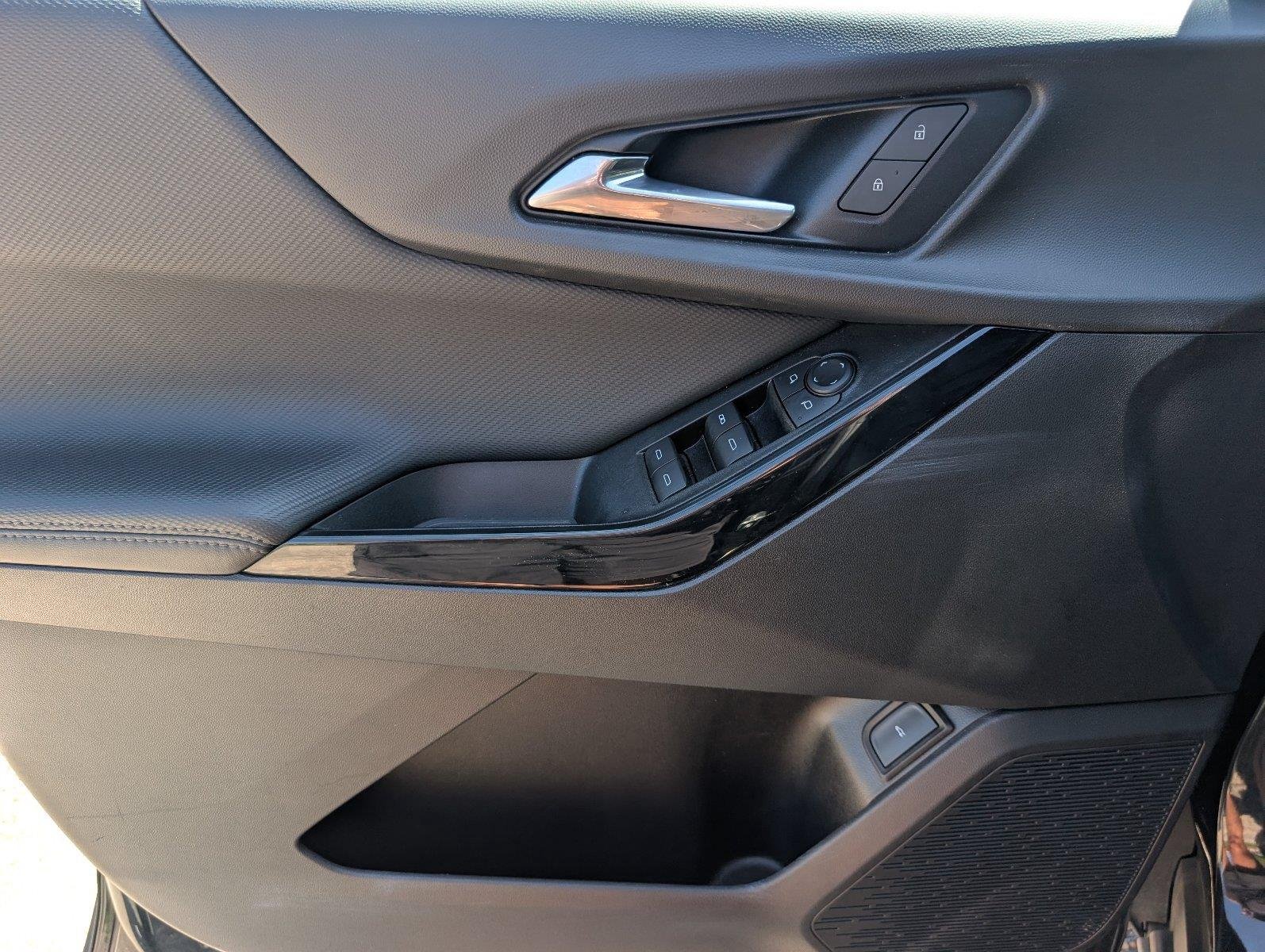 2025 Chevrolet Equinox LT - Photo 17