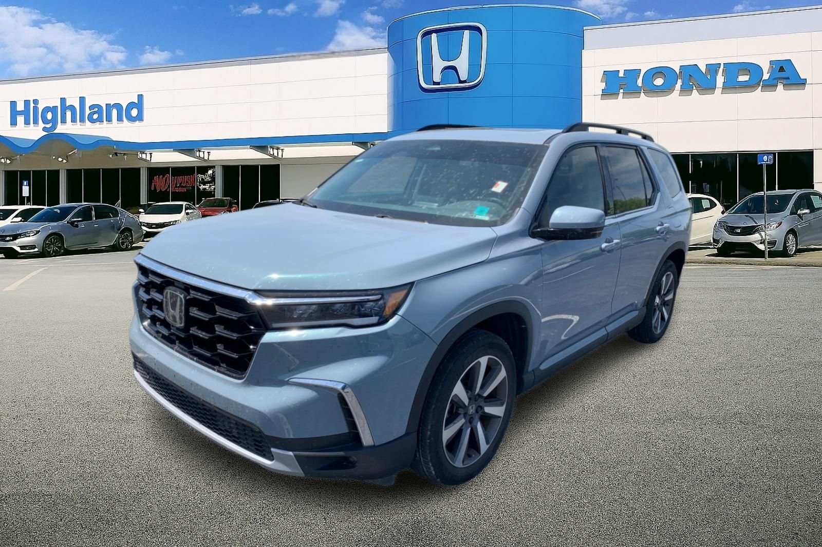 Certified Used 2024  Honda Touring image 1