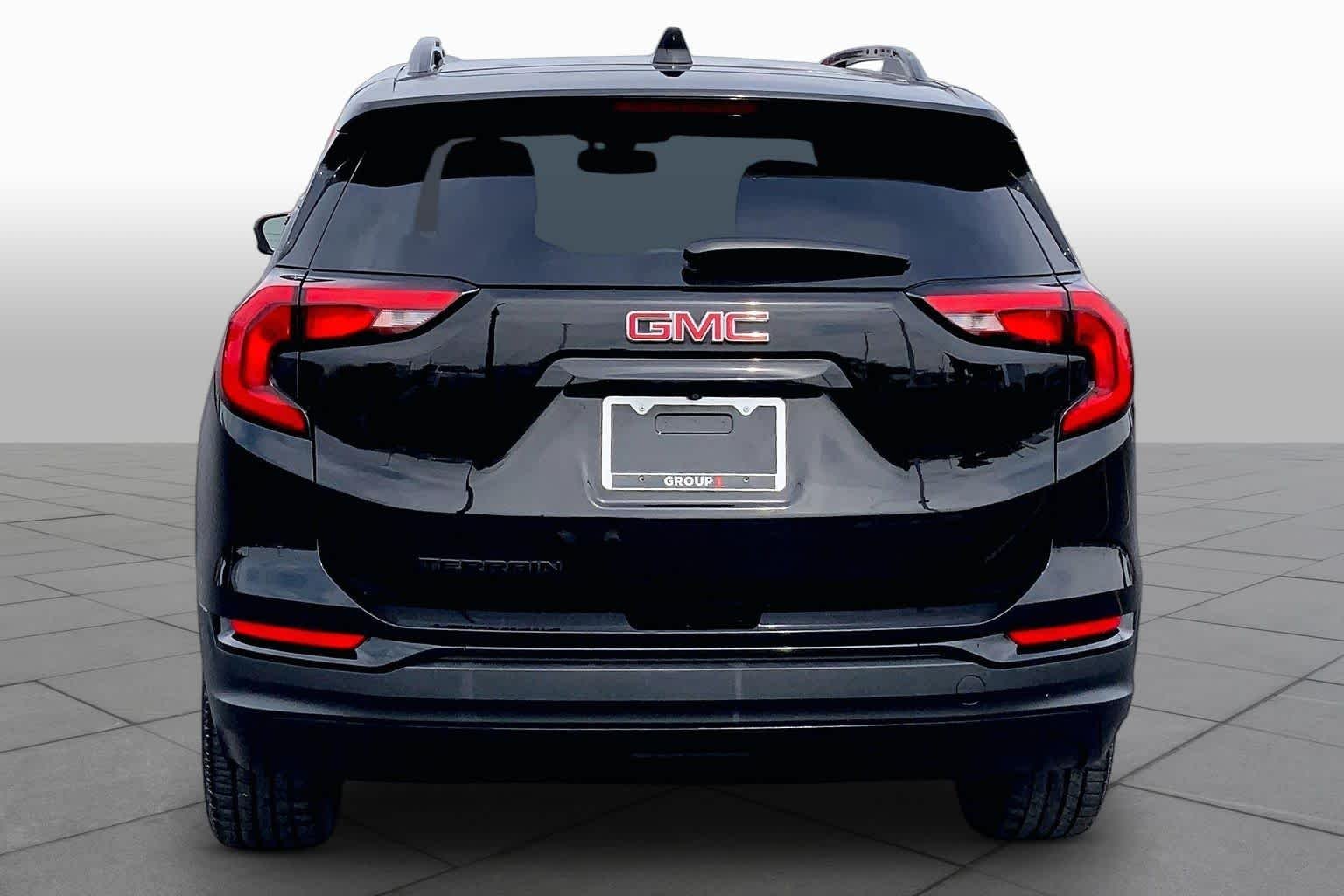 Used 2019 Ebony Twilight Metallic GMC SLE image 5