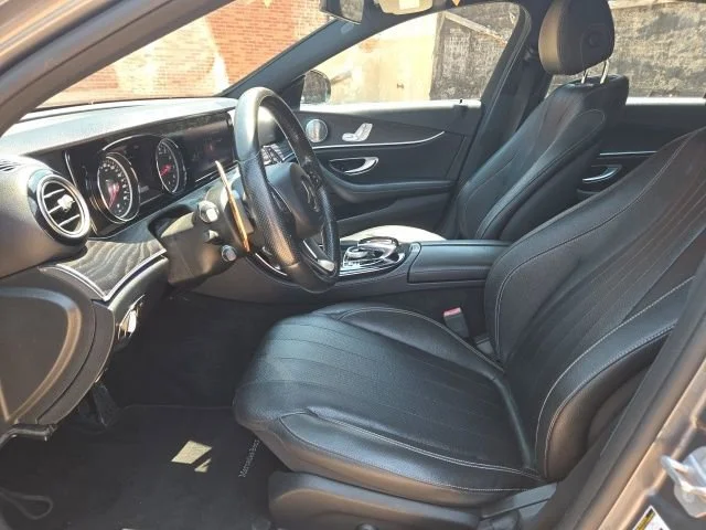 Used 2017  Mercedes-Benz E 300 Luxury image 7