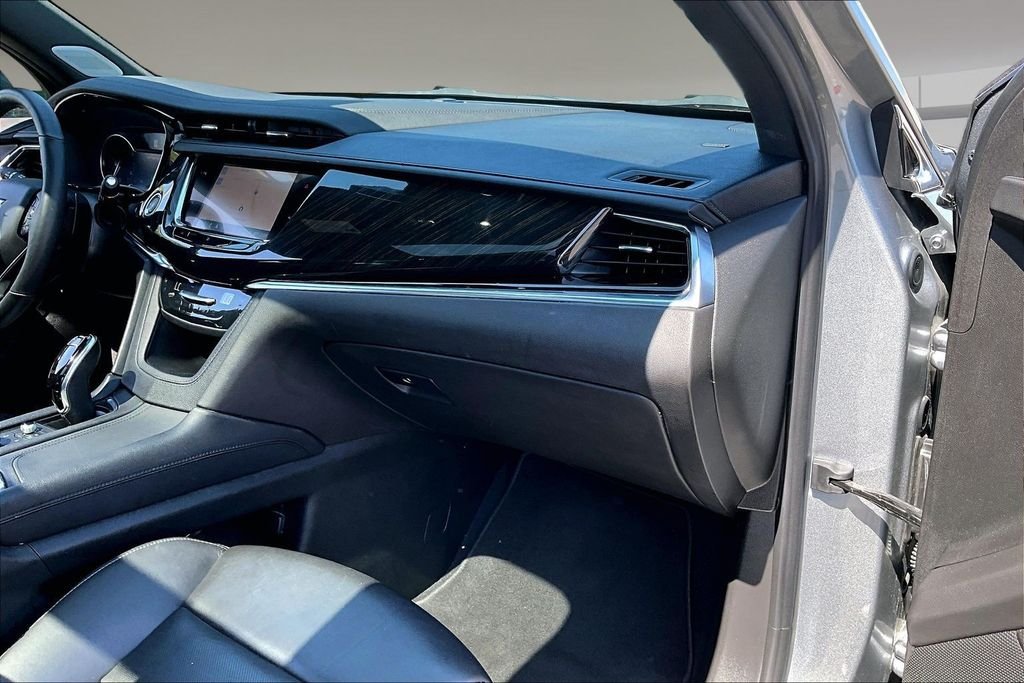 Used 2025 Silver Cadillac Premium Luxury image 16