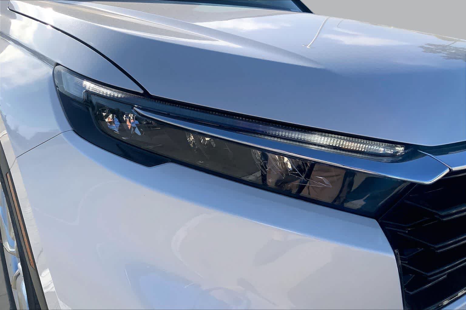 New 2026 Platinum White Pearl Honda 2WD EX image 13