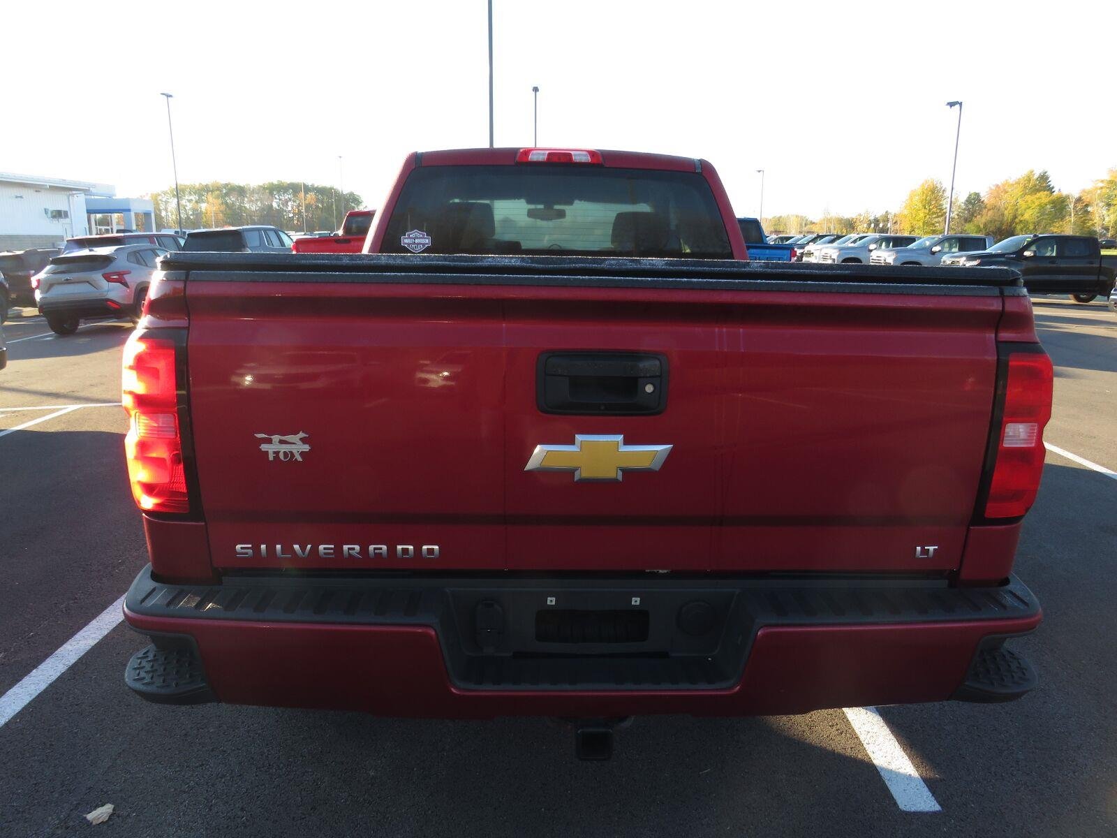 Used 2018 Cajun Red Tintcoat Chevrolet LT image 13