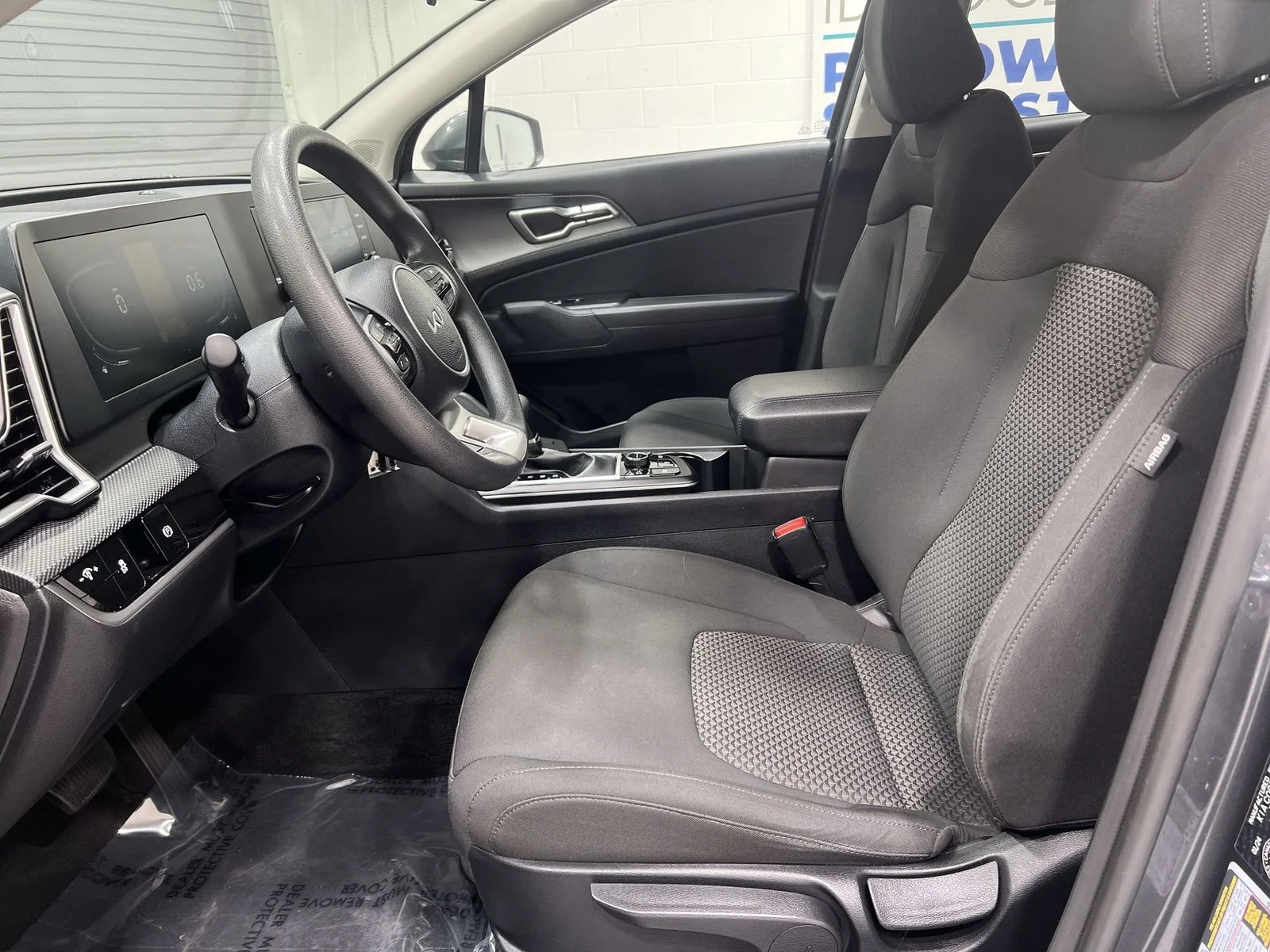 2024 Kia Sportage LX - Photo 11