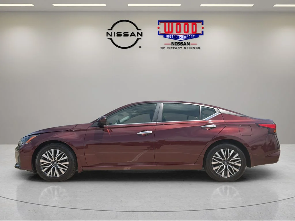 Certified Used 2023 Garnet Pearl Nissan 2.5 SV image 5