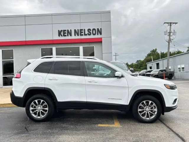 Used 2021 White Jeep Latitude Lux image 15