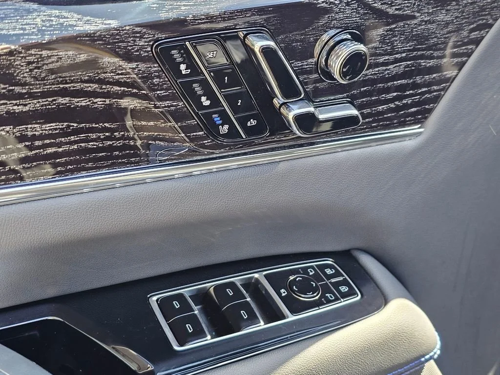New 2026 Luna Metallic Cadillac Luxury image 25