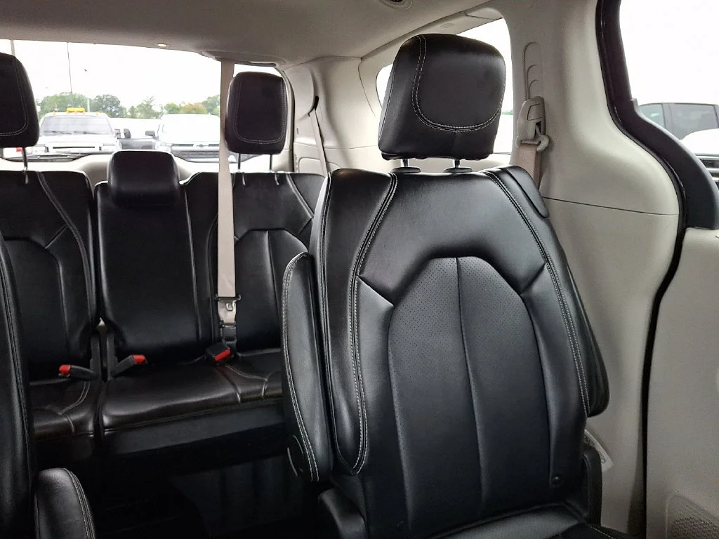 Used 2024 Diamond Black C Chrysler Touring L image 21