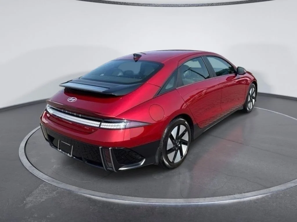 Used 2023 Red Hyundai SE Standard Range image 7