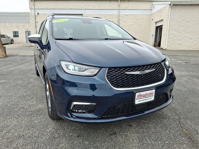 Used 2022 Blue Chrysler Limited image 2