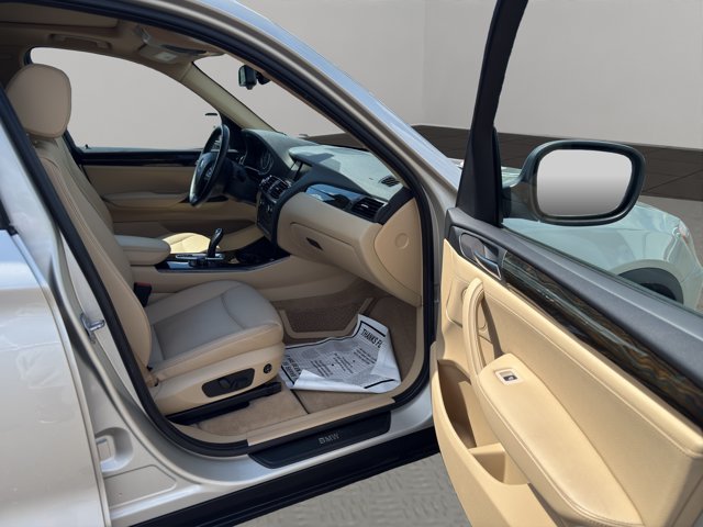 Used 2014 Silver BMW xDrive28i image 26