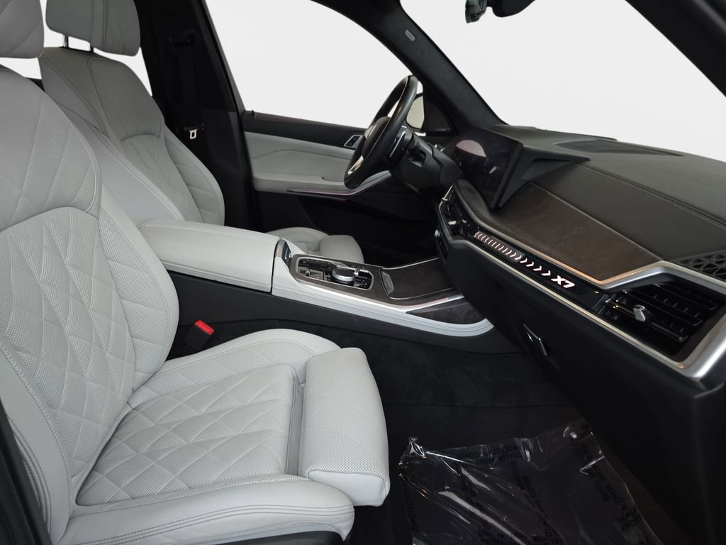 Used 2023 Skyscraper Grey Metallic BMW xDrive40i image 10