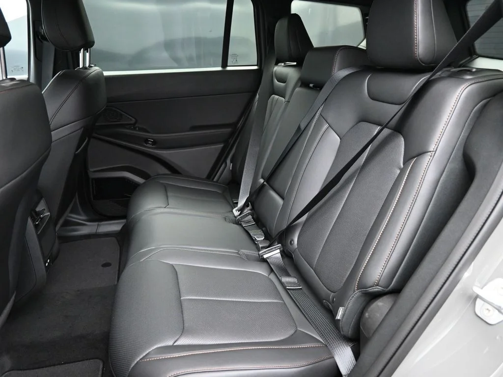 New 2026 Sting-Gray Clear-Coat Exterior Paint Jeep Limited image 19