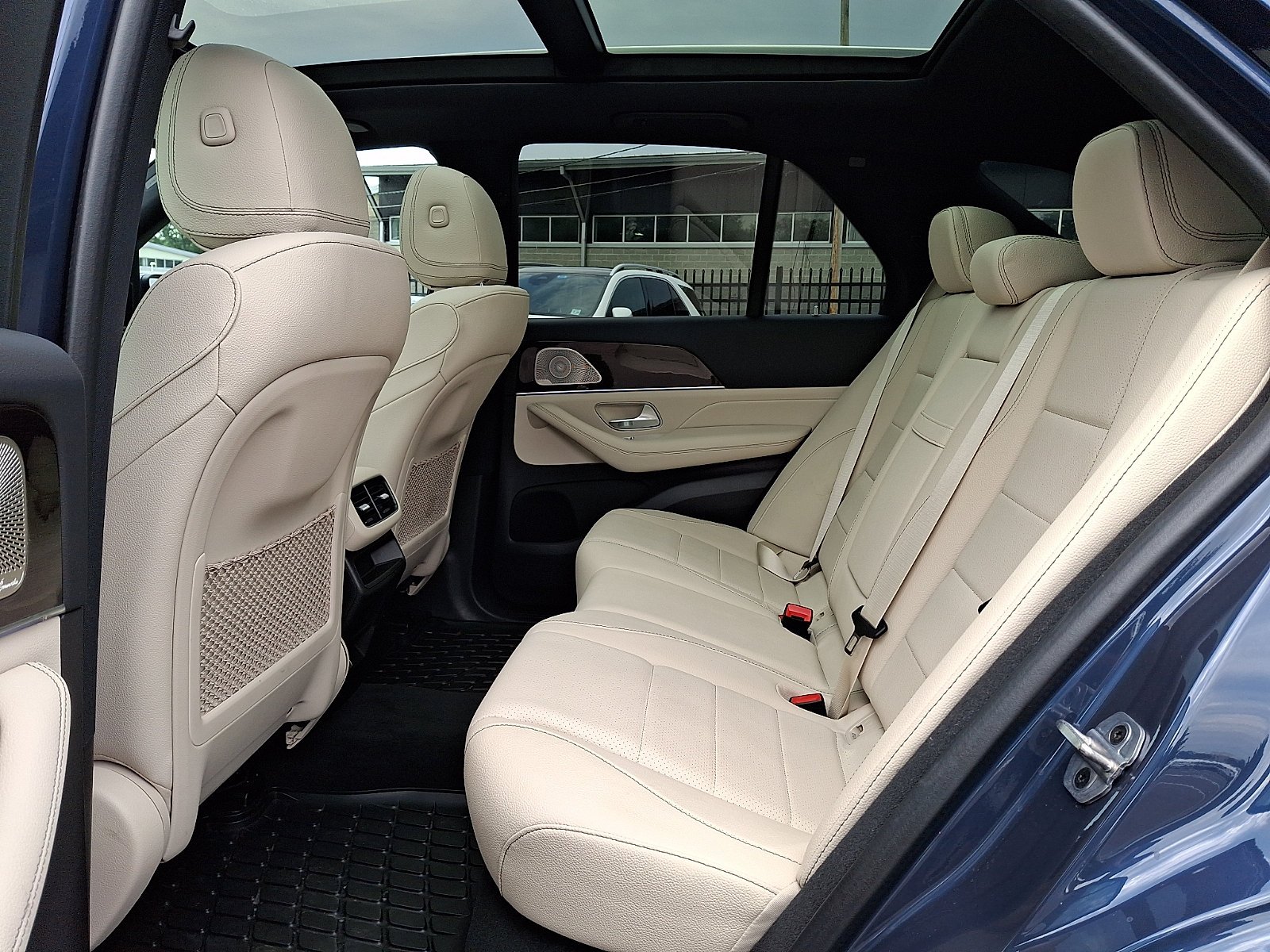 Used 2024 Twilight Blue Metallic Mercedes-Benz GLE 450e Plug-In Hybrid image 10