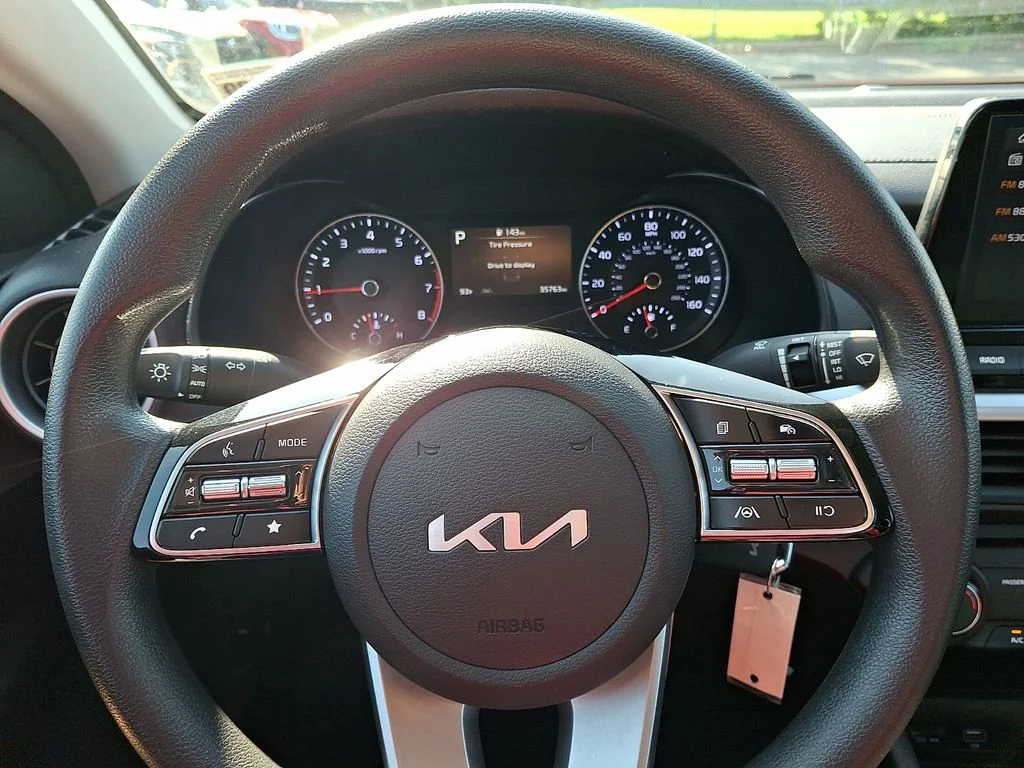 Used 2024 Currant Red Kia LXS image 18