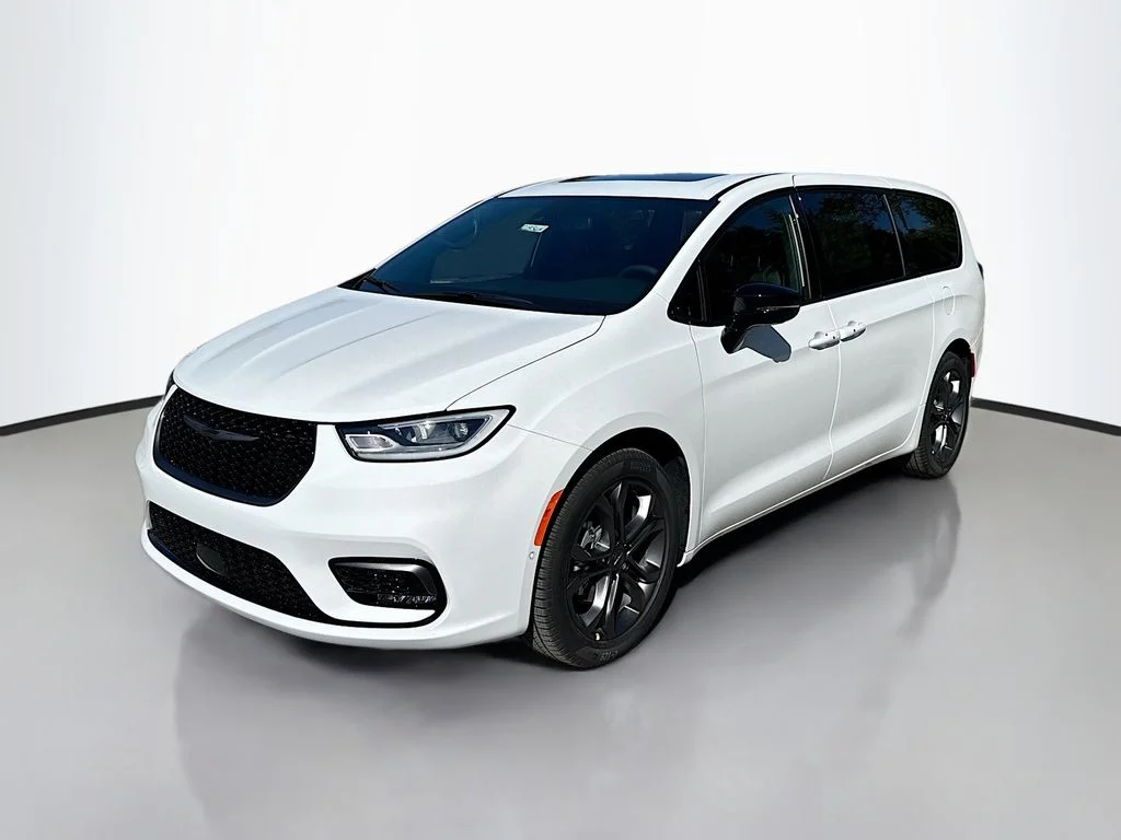 New 2026 Bright White Clearcoat Chrysler Select image 8