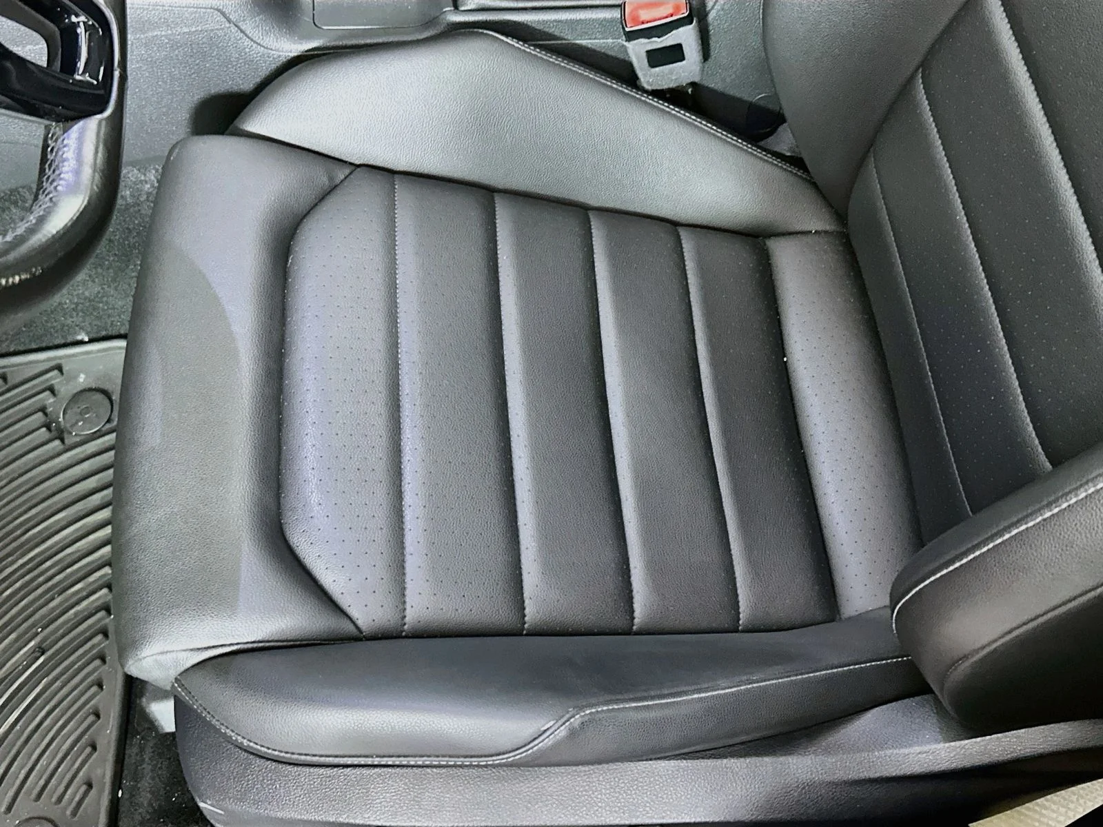 Used 2018 Tornado Red Volkswagen TSI SEL image 20