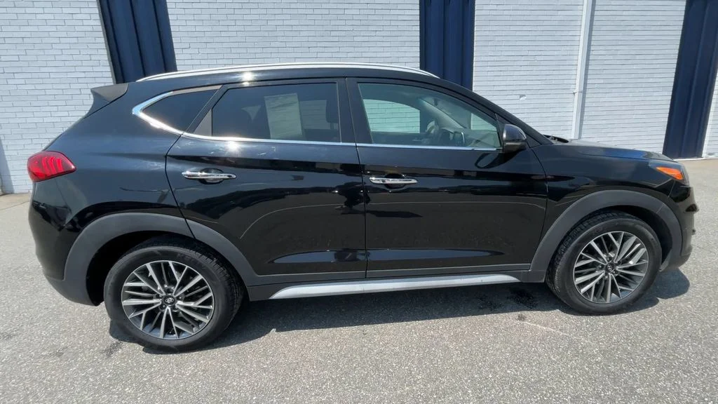 Used 2021 Black Hyundai Limited image 9
