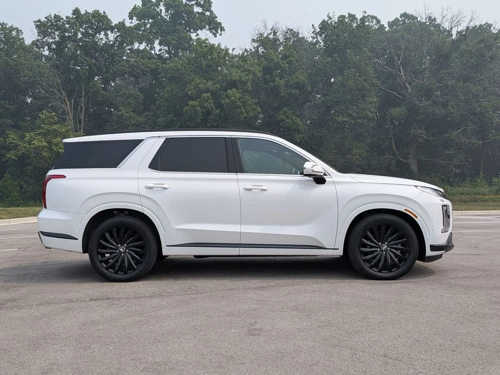 Used 2025 White Hyundai Calligraphy Night Edition image 8