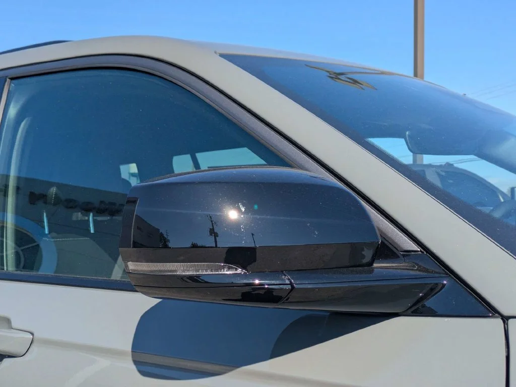 New 2027 Sting-Gray Clear-Coat Paint Jeep  image 12