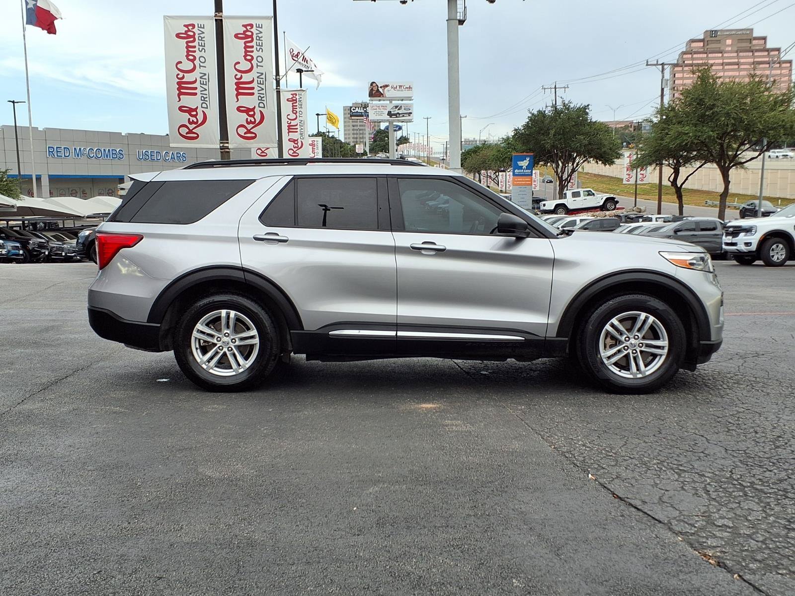 Used 2024 Silver Ford XLT image 4