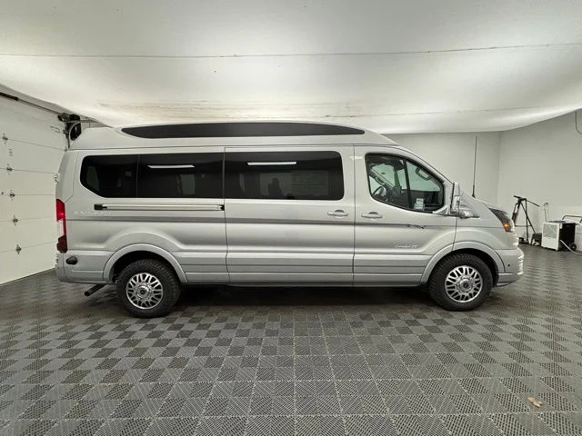 New 2026 Silver Ford Explorer Limited SE image 6