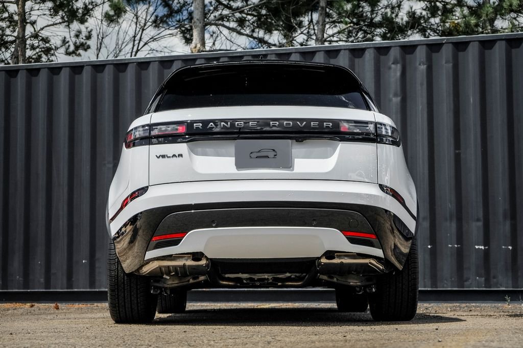 New 2026 Fuji White Land Rover P250 Base image 7