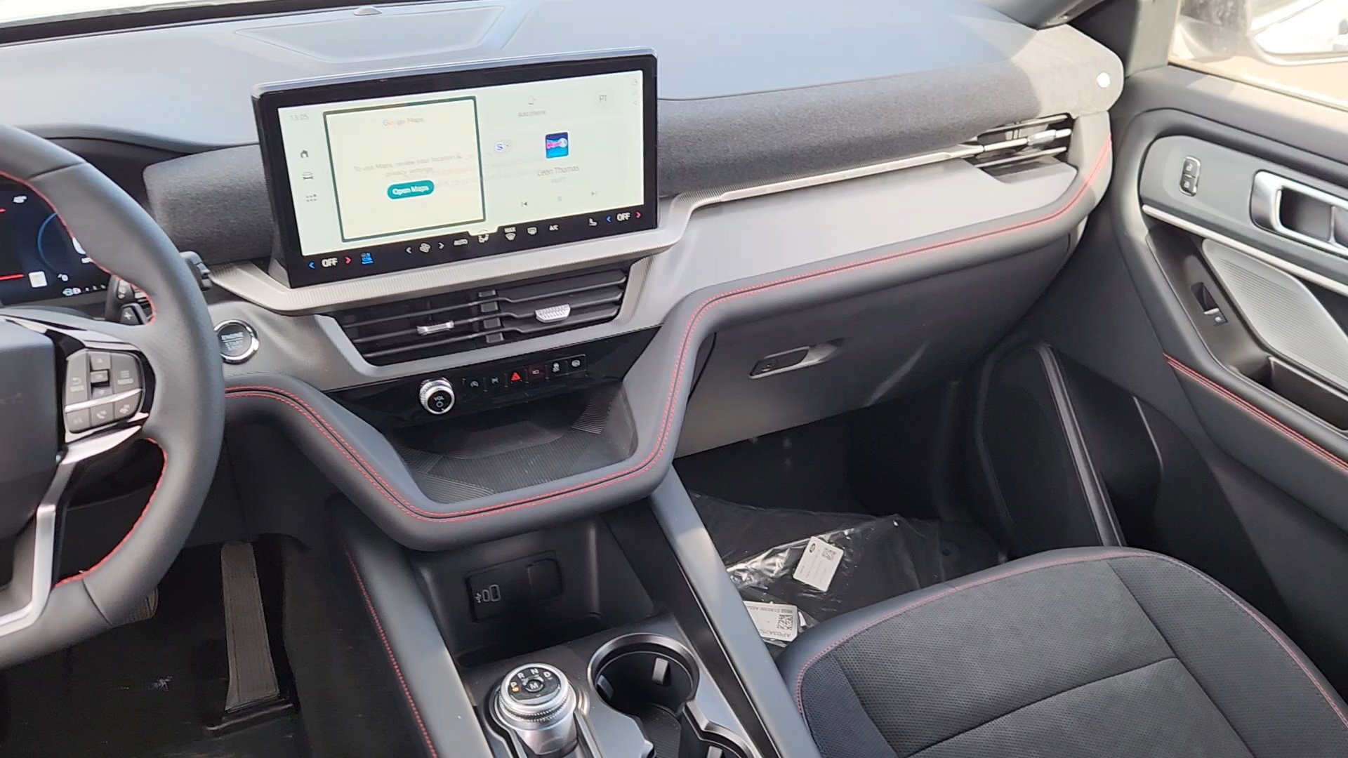 2026 Ford Explorer ST - Photo 17