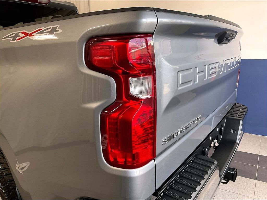 Used 2023 Gray Chevrolet LT image 34