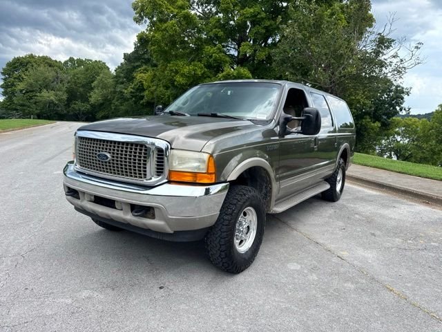 Used 2001 Green Ford Limited image 3