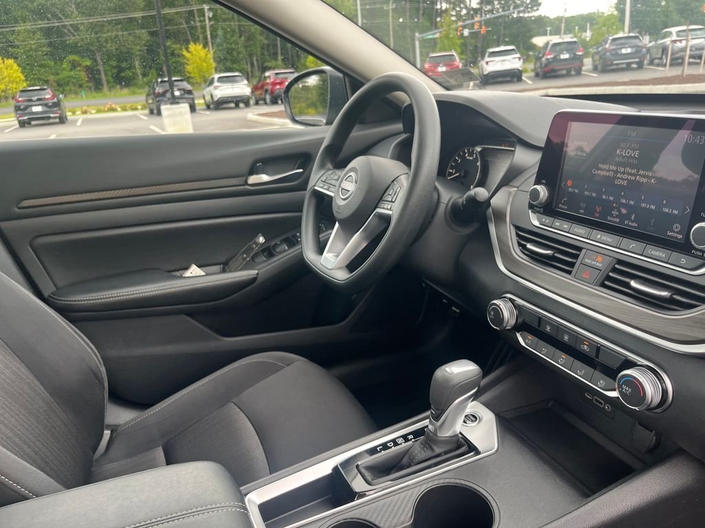Used 2025 Gray Nissan 2.5 SV image 29