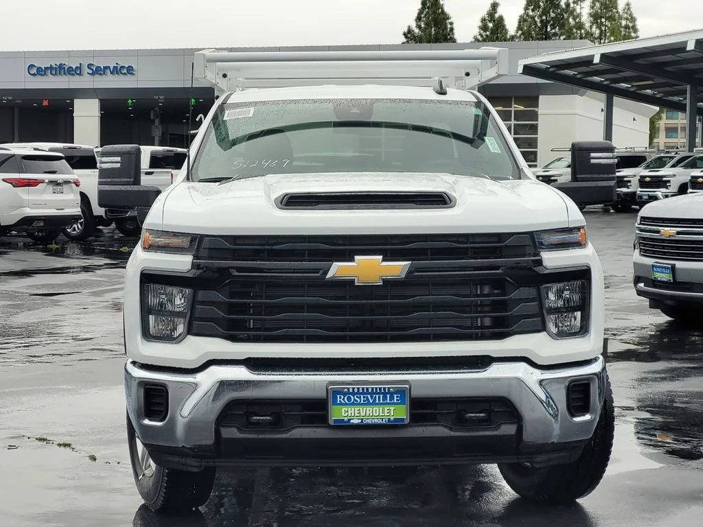 New 2026 Summit White Chevrolet WT image 2