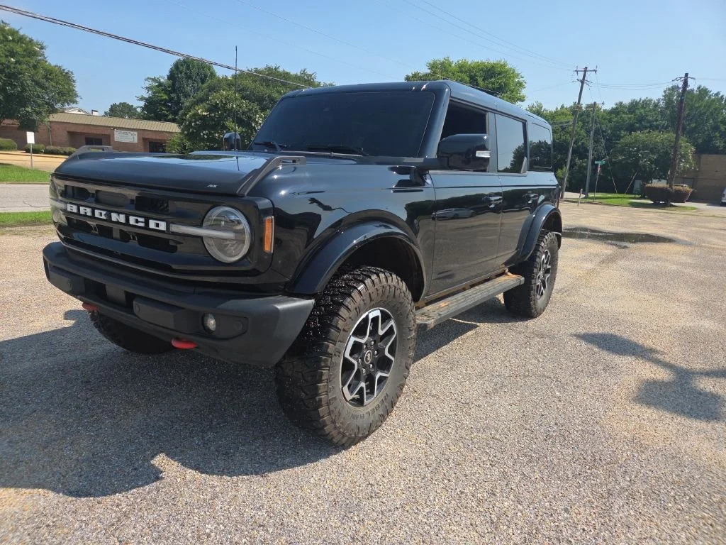 Used 2024 Shadow Black Ford Outer Banks image 3