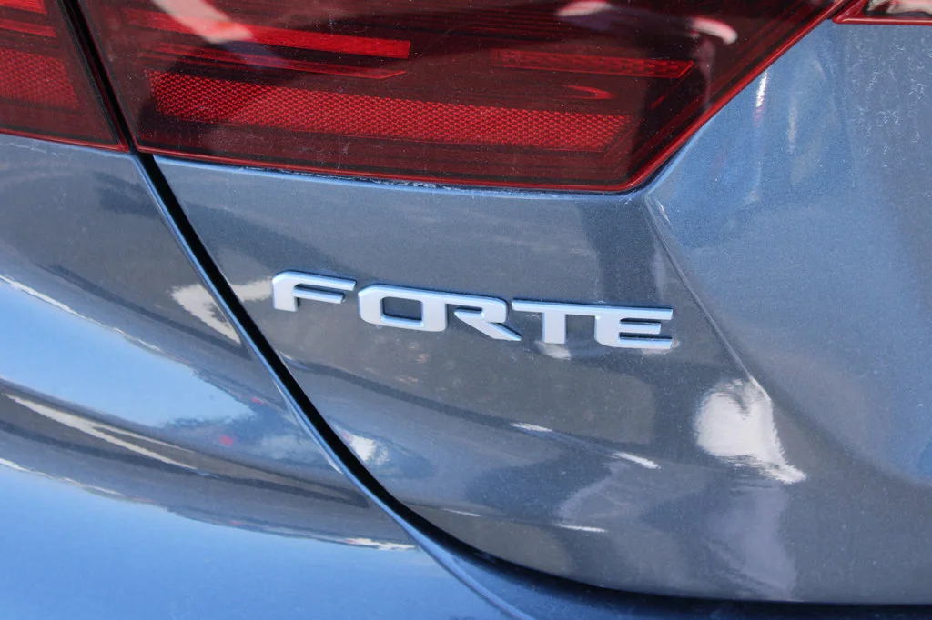 Used 2022 Gray Kia GT-Line image 7