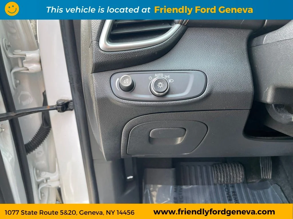 Used 2022 White Chevrolet LS image 12