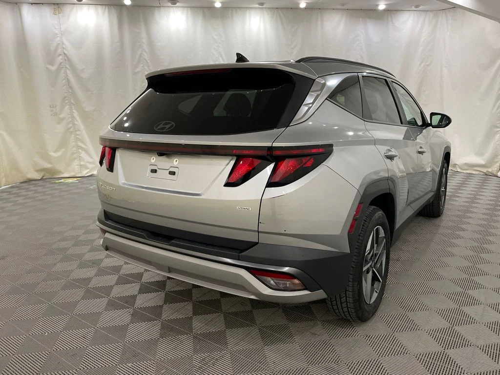 Used 2025 Shimmering Silver Hyundai SEL image 6