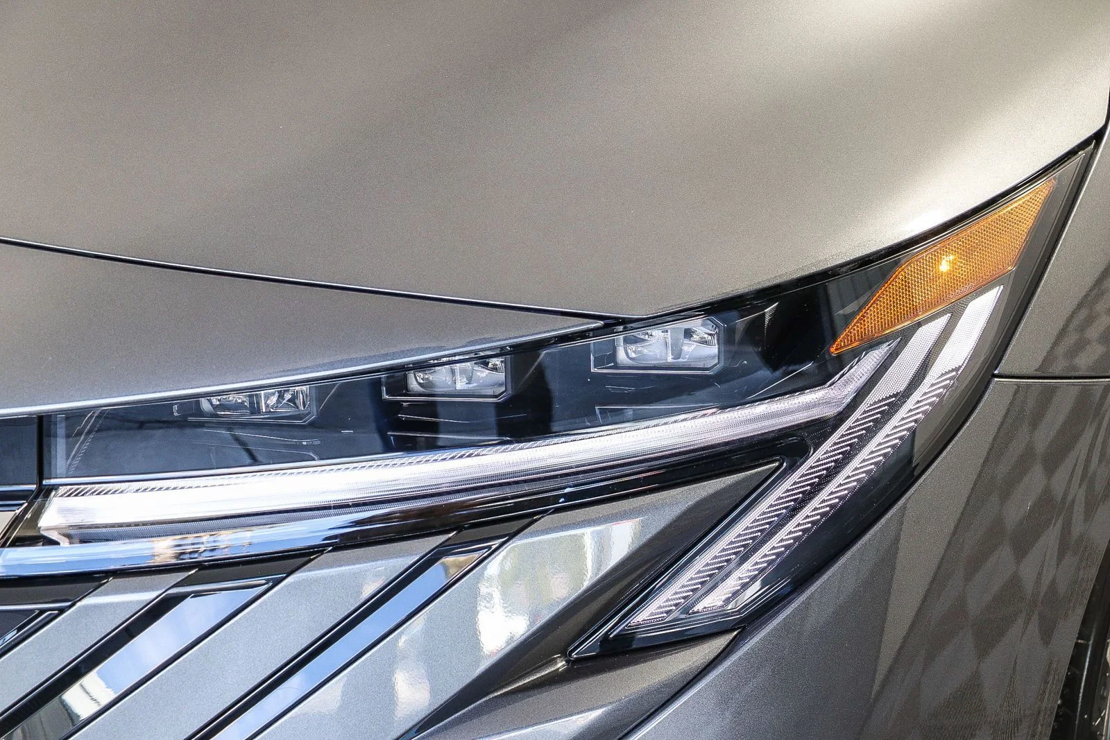 New 2026 Gun Metallic Nissan SL image 4