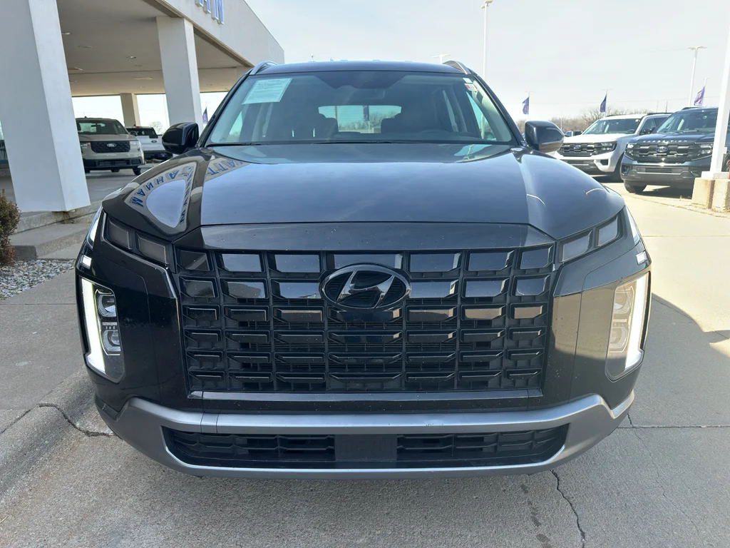 Used 2025 Moonlight Cloud Hyundai SEL image 8