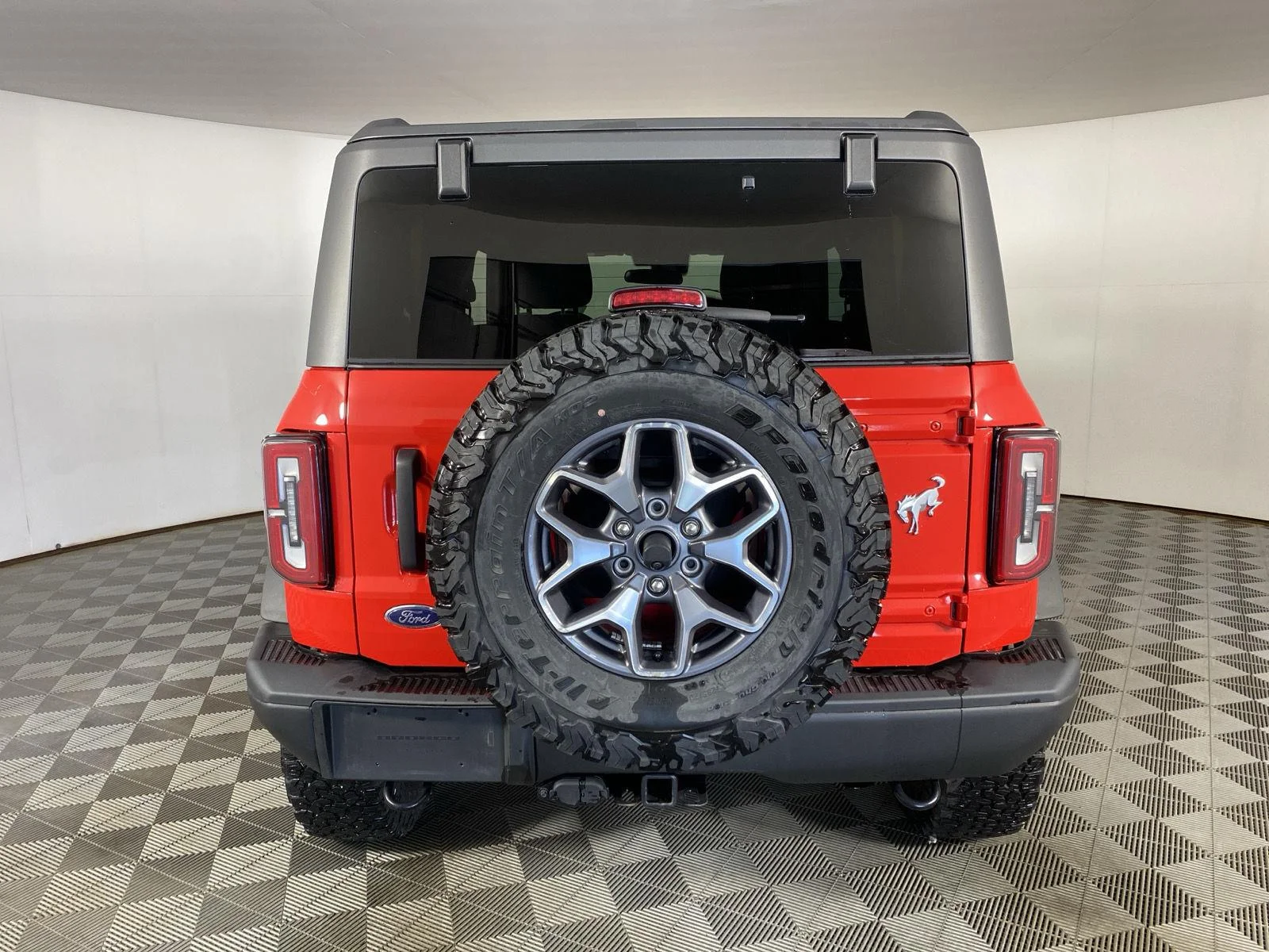 Used 2023 Race Red Ford Badlands Advanced image 9