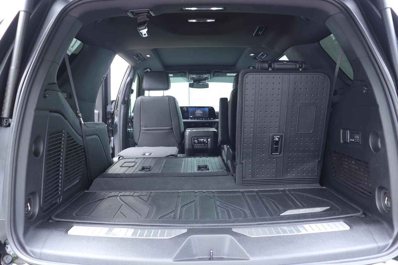 Used 2025 Black Chevrolet Z71 image 16