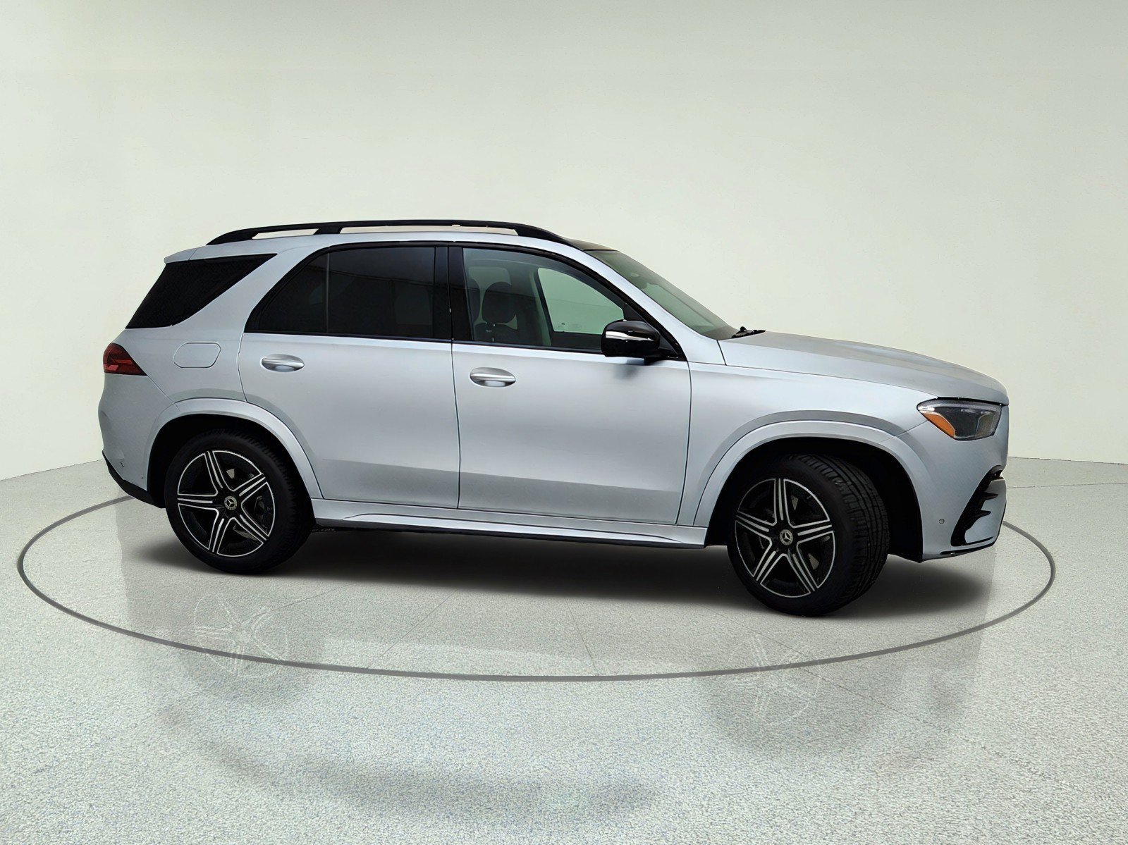 New 2026 Cirrus Silver Metallic Mercedes-Benz GLE 350 4MATIC® SUV image 35