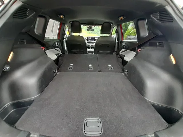 Used 2024  Jeep Latitude image 43