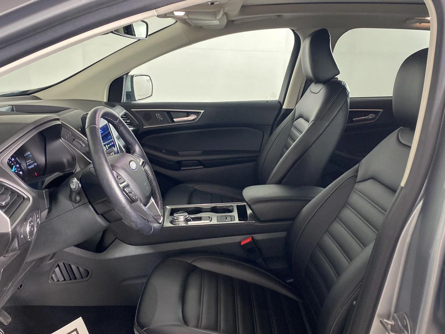 Used 2022 Iconic Silver Ford SEL image 13
