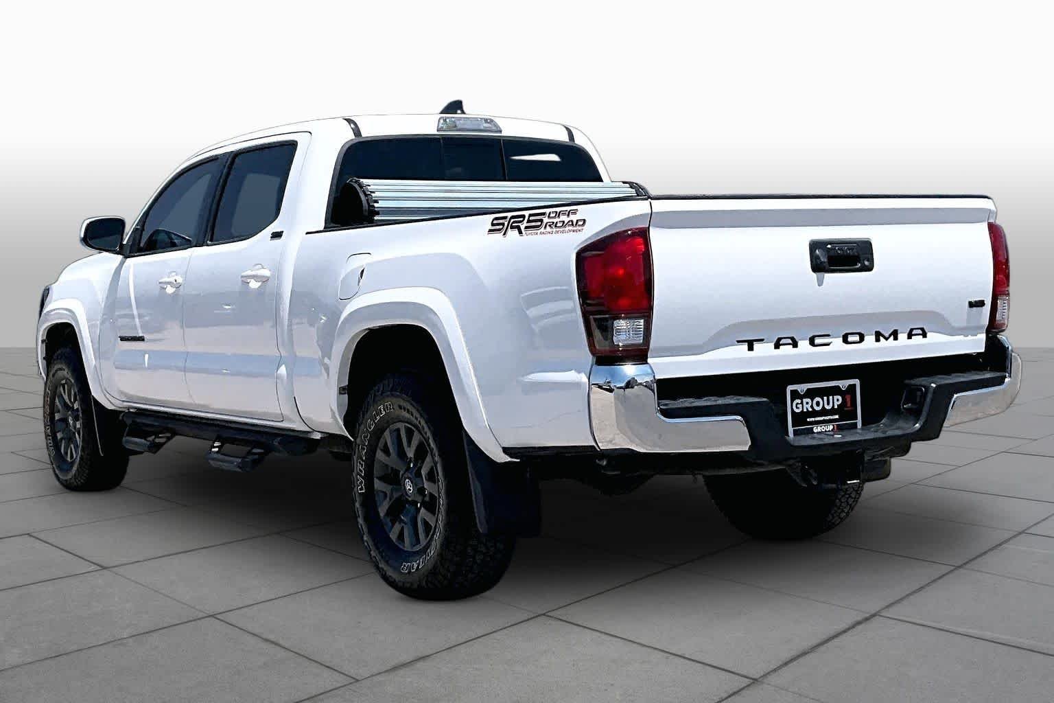 Used 2022 White Toyota SR5 image 12