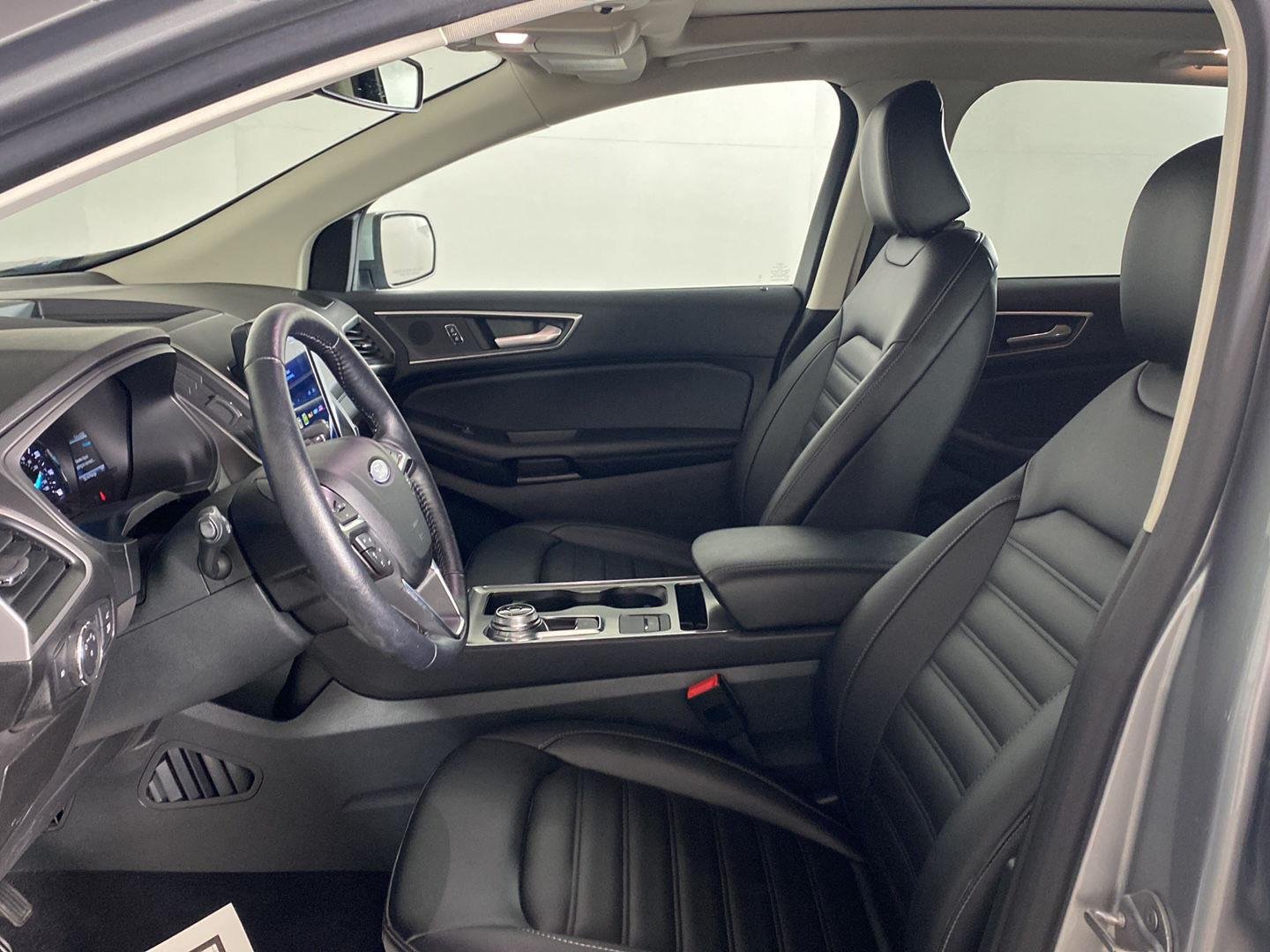 Used 2022 Iconic Silver Ford SEL image 13