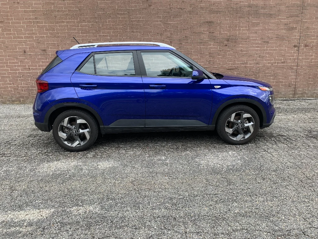 Used 2025 Intense Blue Hyundai SEL image 6