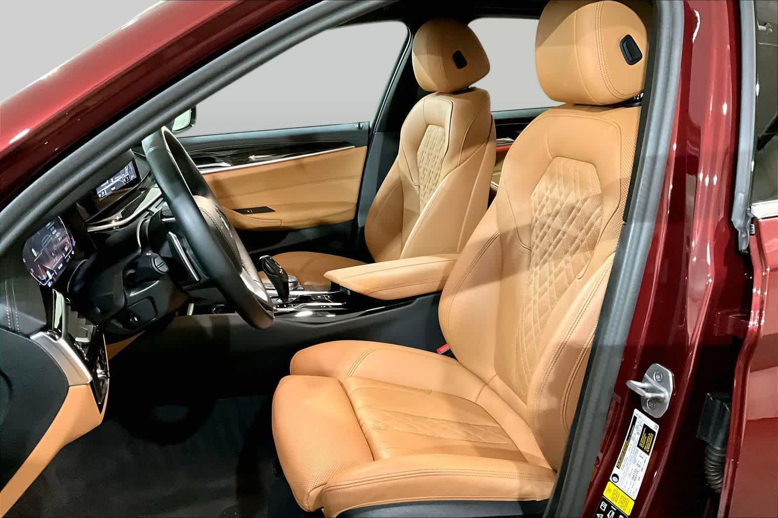 Used 2023 Aventurin Red Metallic BMW 530i xDrive image 16