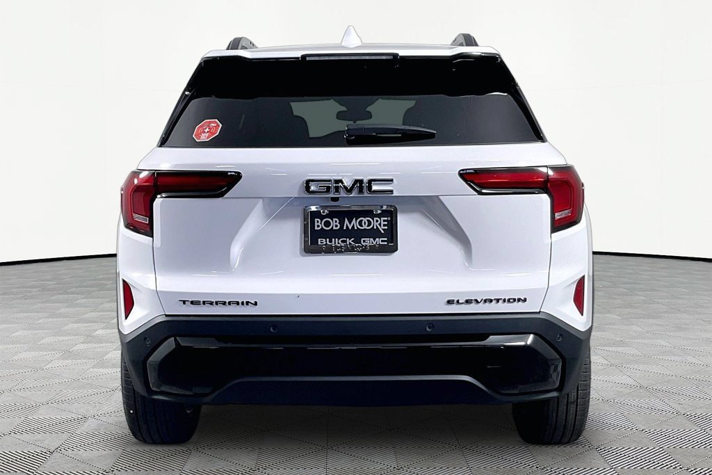 New 2027 Summit White GMC Elevation image 4